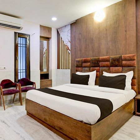 Super Hotel O Alipur Narela Exteriör bild