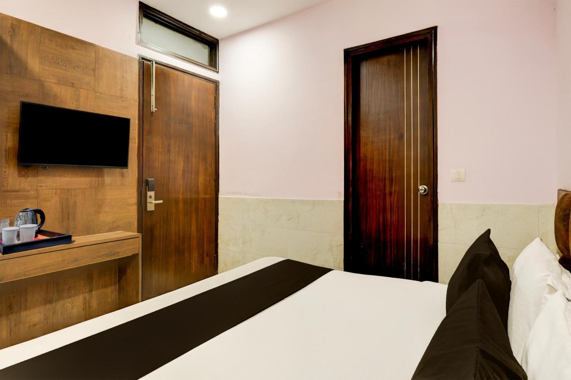 Super Hotel O Alipur Narela Exteriör bild