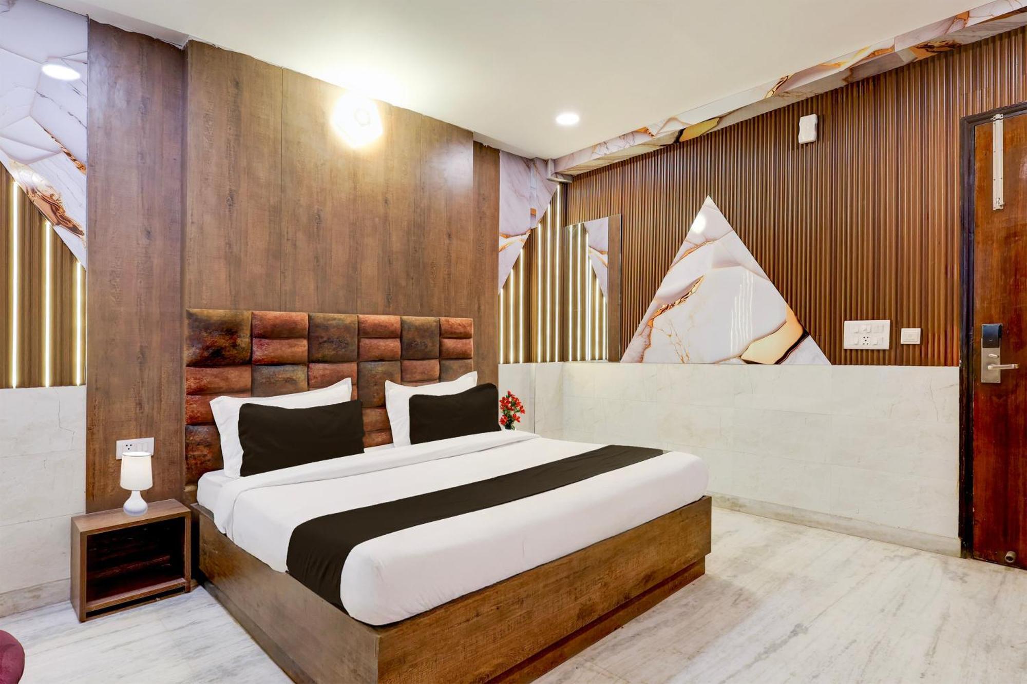 Super Hotel O Alipur Narela Exteriör bild