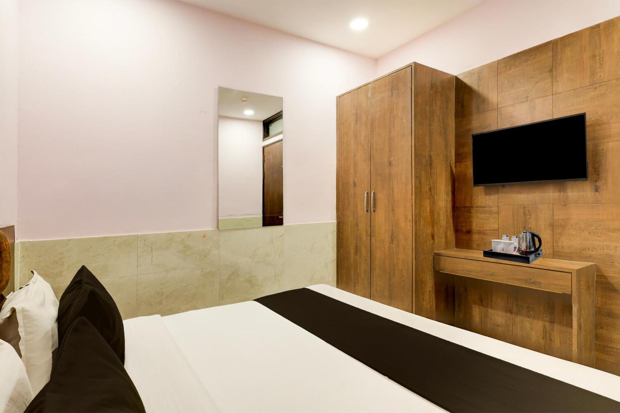 Super Hotel O Alipur Narela Exteriör bild