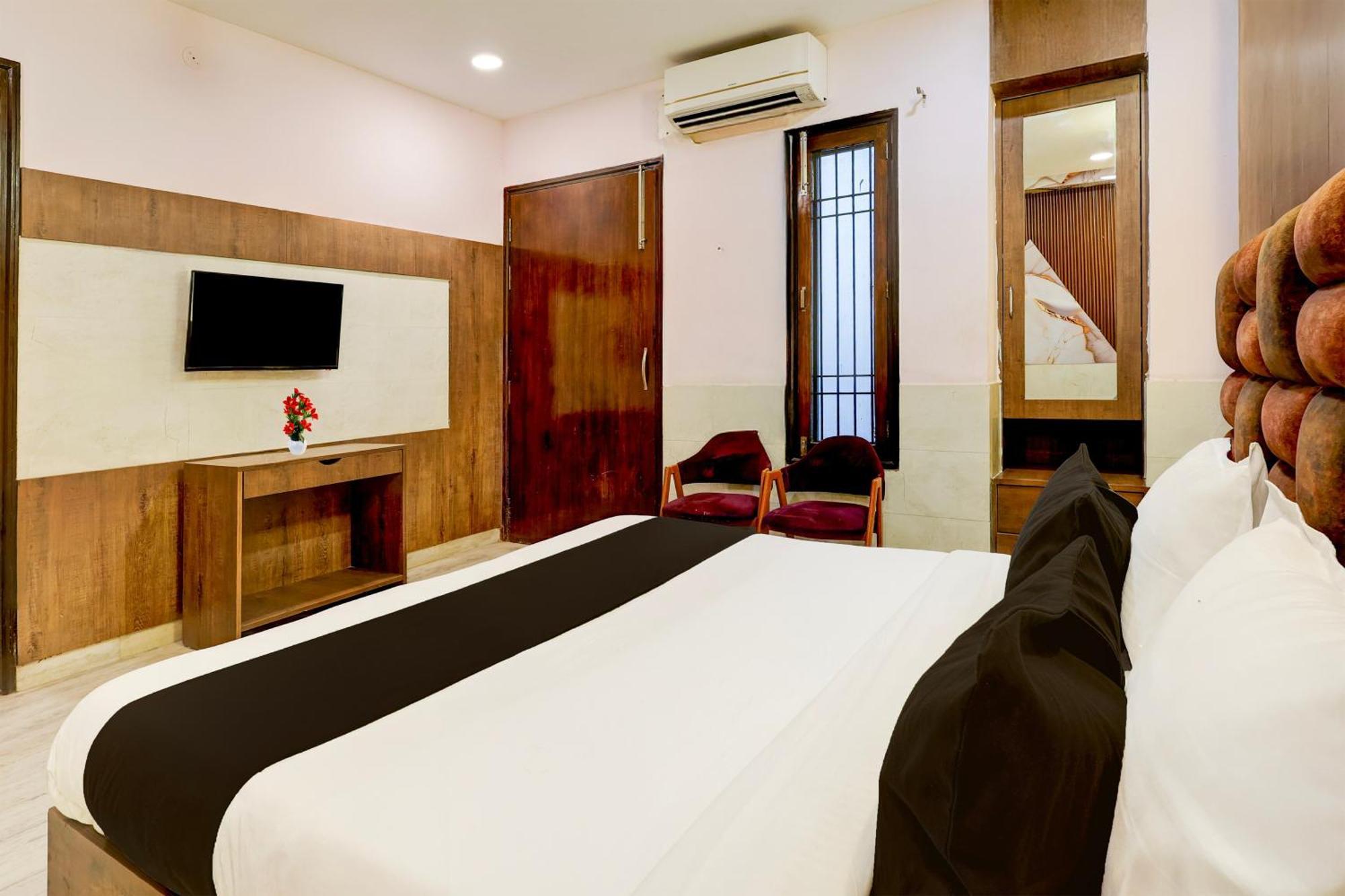 Super Hotel O Alipur Narela Exteriör bild